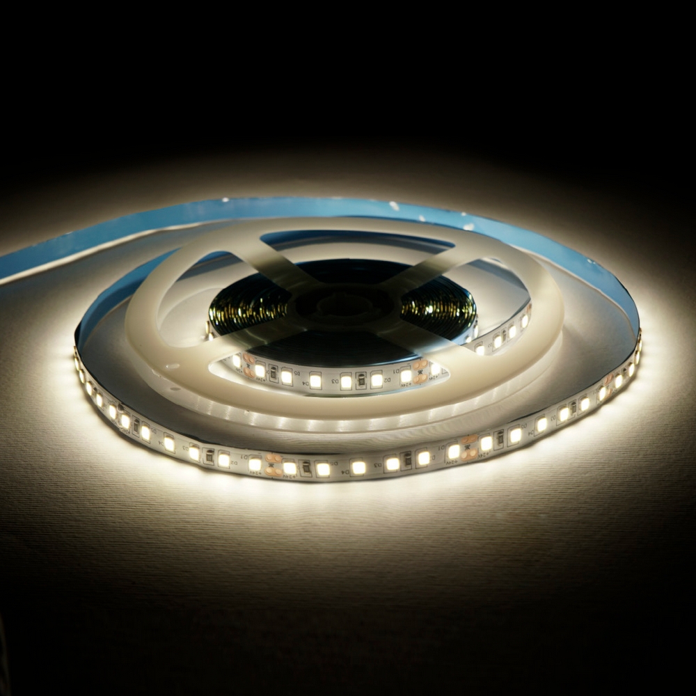 Striscia Led Professionale 24V 120W SMD 2835 5 metri Sottile 8 mm IP20 Bianco Neutro 4000K Wisdom - Foto 1