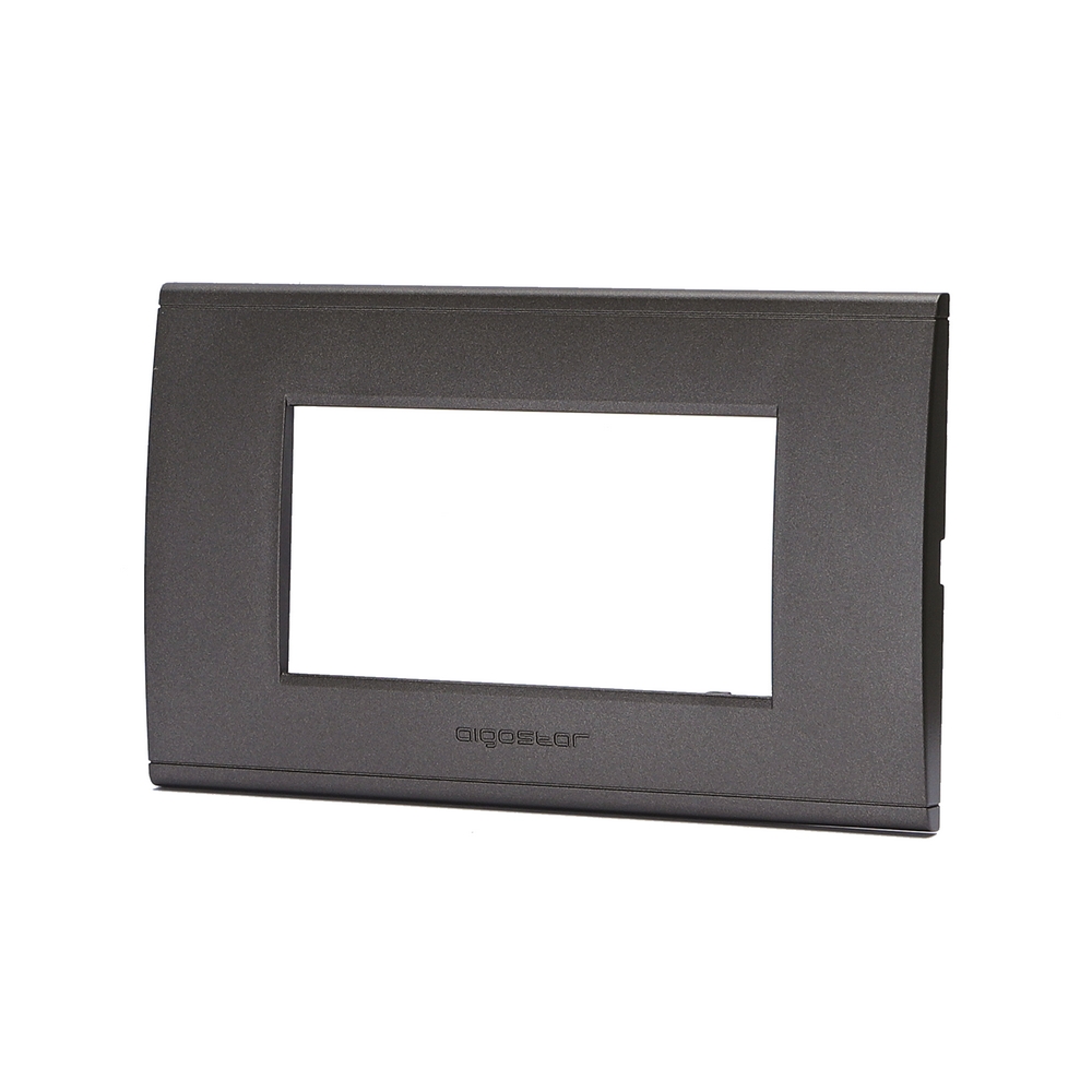 Foto principale Placca 4 moduli 504 in plastica nera compatibile anche con BTicino Livinglight
