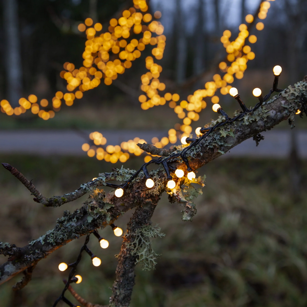 Catena di luci 10 metri da 500 Sfere luminose Led Bianco Caldo con cavo nero e autospegnimento Wisdom - Foto 2